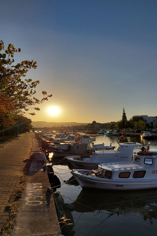 Sunset Serenity at Çanakkale's Harbor 🌅🚤