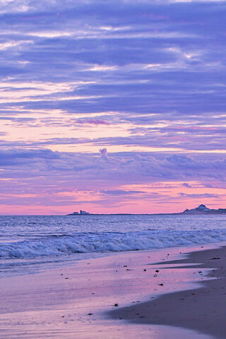 Twilight Bliss: A Serene Coastal Escape 🌅