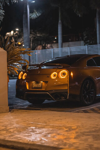 Nissan Skyline R35: The Icon of Performance 🚗💨