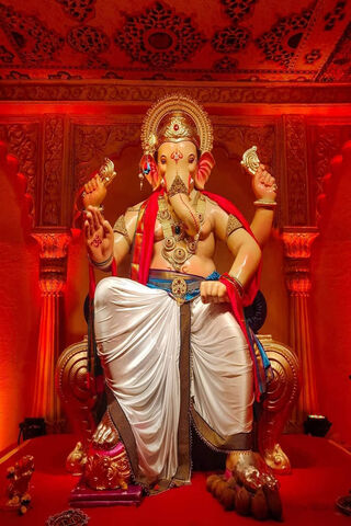 The Majestic Kolhapur Cha Raja: A Divine Celebration 🎉