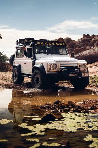 Adventure Awaits: The Lr Discovery Experience 🚙🌍