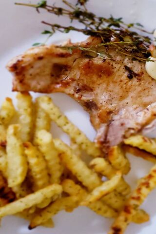 Savory Pork Chop Delight 🍽️