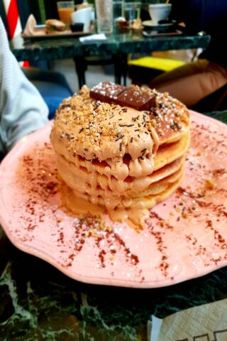 Indulgent Bueno Pancakes Delight! 🥞✨