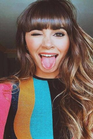 Aitana's Playful Charm 🌟