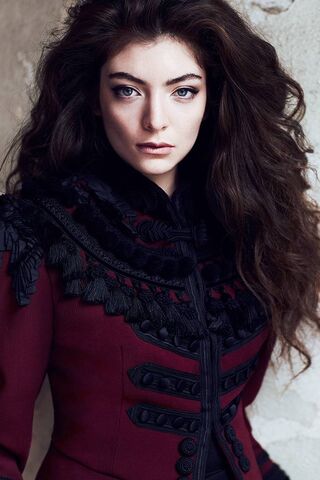 Lorde: The Enigmatic Muse 🎤✨