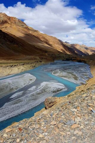 Serenity of Leh: Nature's Masterpiece 🌄💧