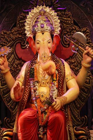 Divine Splendor: Lalbaug's Ganesh Chaturthi 2011 🎉