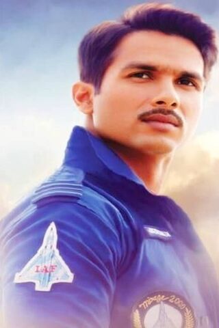 Shahid Kapoor: The Rising Star 🌟