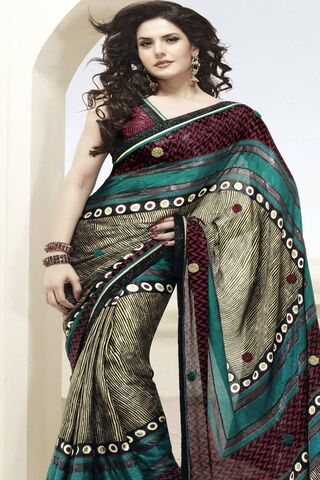 Zarine Khan: A Star on the Rise 🌟