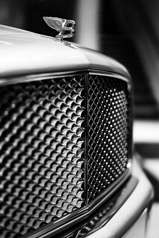 Luxury on Wheels: The Bentley Grill Experience