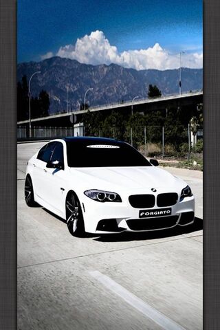 The Power and Elegance of the BMW 550i 🚗✨