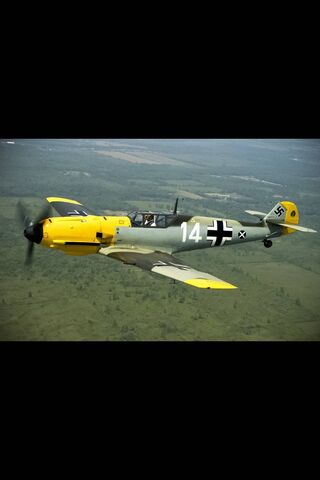 The Legendary Bf-109: A WWII Icon ✈️