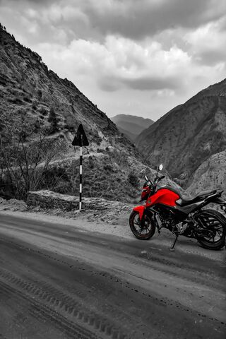 The Bold Hornet 160R: Ready to Conquer the Roads! 🏍️🔥