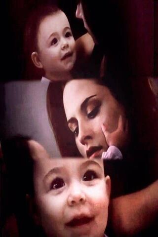 A Bond Beyond Time: Bella and Renesmee 🌟