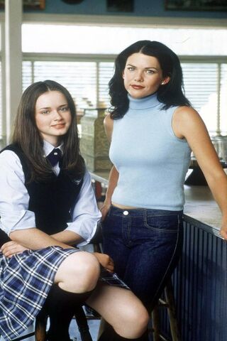 A Day in Stars Hollow: Lorelai & Rory's Adventures 🌟