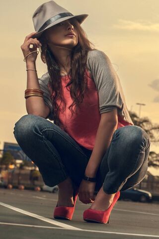 Chic and Confident: The Essence of Modern Fashion