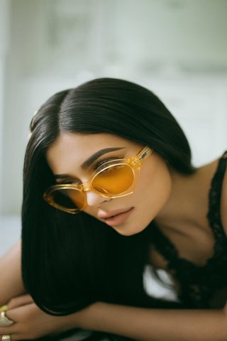 Chic Elegance: A Glimpse of Glamour