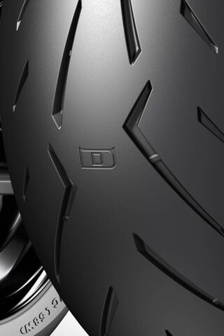 Pirelli Rosso 2: The Ultimate Grip for Riders! 🏍️🔥