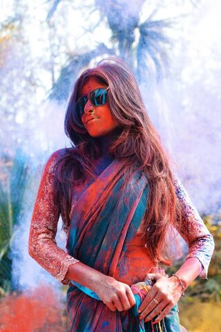 Girl In Holi Wallpaper - Download to your mobile from PHONEKY