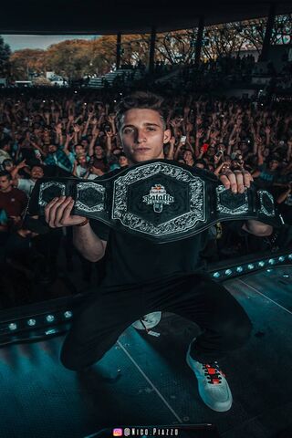 Champion of the Crowd �..