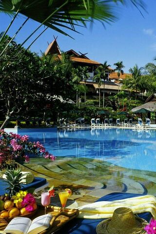 Dive into Relaxation: The Ultimate Swimming Pool Experience 🏊 💦
