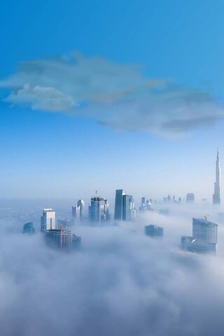 雲の中の都市