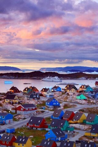 Discovering the Wonders of Greenland 🌍❄️