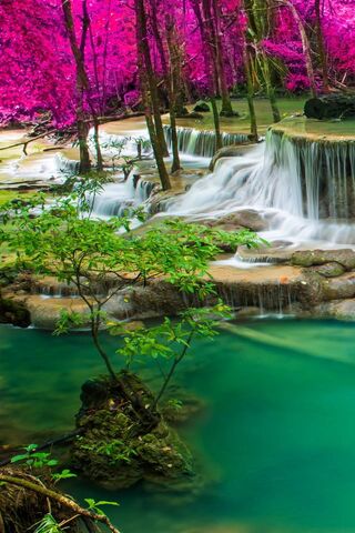 Nature's Flow: The Beauty of Cascading Waterfalls 🌊✨