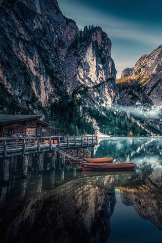 Serenity by the Lake 🌄🚣