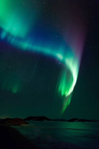 Dancing Lights: The Mag..