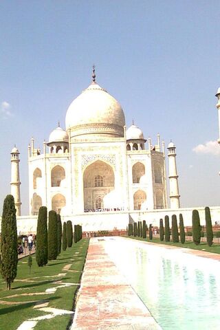 The Majestic Beauty of the Taj Mahal 🕌✨