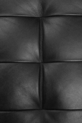 Chic Elegance: The Allu..