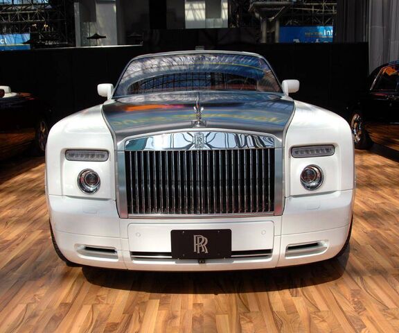 Rolls Royce Ghost  Black N White Wallpaper Download  MobCup