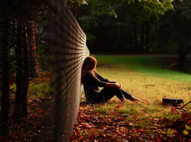 Sad Girl In Nature Wallpaper - Download to your mobile from PHONEKY