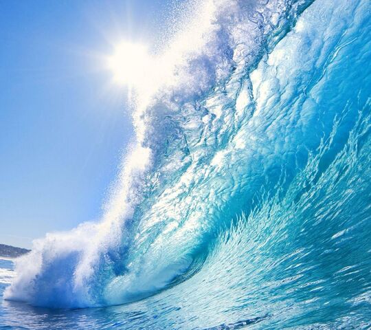 Hãy chiêm ngưỡng những cơn sóng biển tuyệt đẹp với hình nền sóng biển độc đáo! Bạn sẽ có cảm giác như đang đứng trước bờ biển thật sự. Hãy thưởng thức hình ảnh choáng ngợp này và đưa bạn tới một thế giới của những cơn sóng xanh biếc và bình yên.