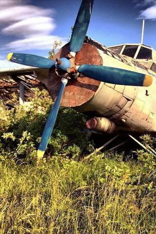 जंग खाए पुराने विमान